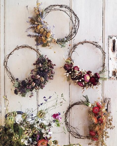 35 DIY Dried And Pressed Flower Home Decorations Floral, Ideas, Inspiration, Boho, Flower Farm, Fall Floral, Dried Wreath, Pressed Flowers, Dried Floral