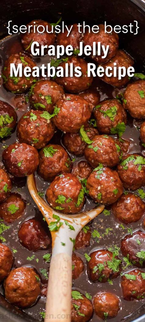 These juicy Grape Jelly Meatballs are the best appetizer recipe! Tender and juicy meatballs smothered in a sweet and spicy sauce and slow-cooked to perfection. You can easily scale this recipe up, or scale down if using a smaller crockpot. Appetisers, Appetiser Recipes, Jelly Meatball Recipe, Jelly Meatballs, Grape Jelly Meatballs, Appetizer Meatballs, Best Appetizer Recipes, Best Appetizers, Appetizer Bowls