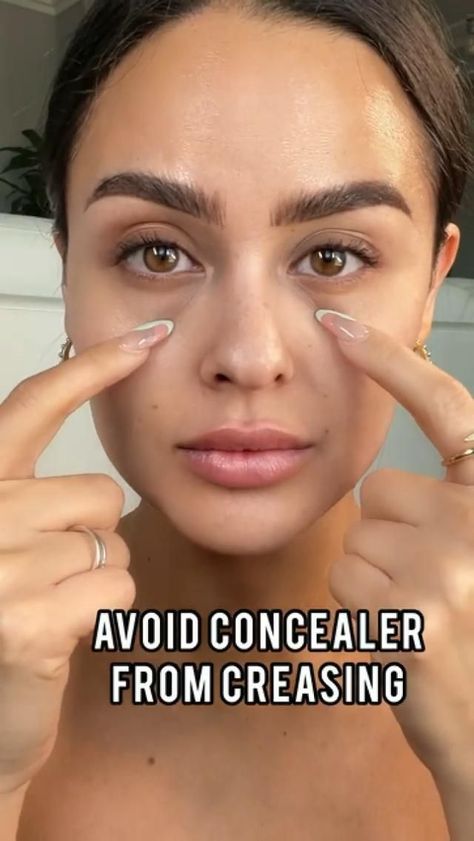 How To: Avoid Concealer Creasing [Video] | Eye makeup tutorial, Face makeup, Makeup routine Make Up Contouring, Make Up Tricks, Contouring, Concealer, Face Contouring, Eye Make Up, Concealer Makeup, How To Apply Concealer, Makeup Help