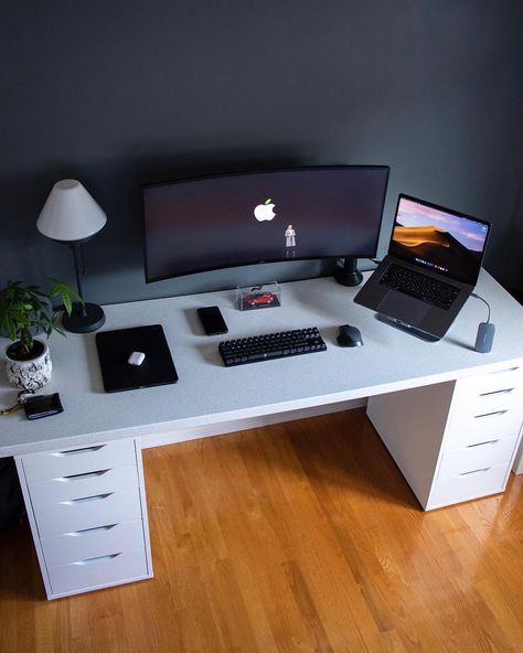 iSetups on Instagram: “Rate this workspace 1-10! 📸: @andresvidoza” Ikea, Home Office, Studio, Computer Desk Setup, Desk Setup, Desk Set, Gaming Room Setup, Office Setup, Office Workspace