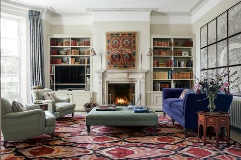 Georgian Country House, Cotswolds, England. Decorated by Joanna Plant ~ Decor Inspiration Home Décor, Bookshelves, Interior, Home, Country House, Georgian Interiors, Georgian Homes, Dining, Cotswold House