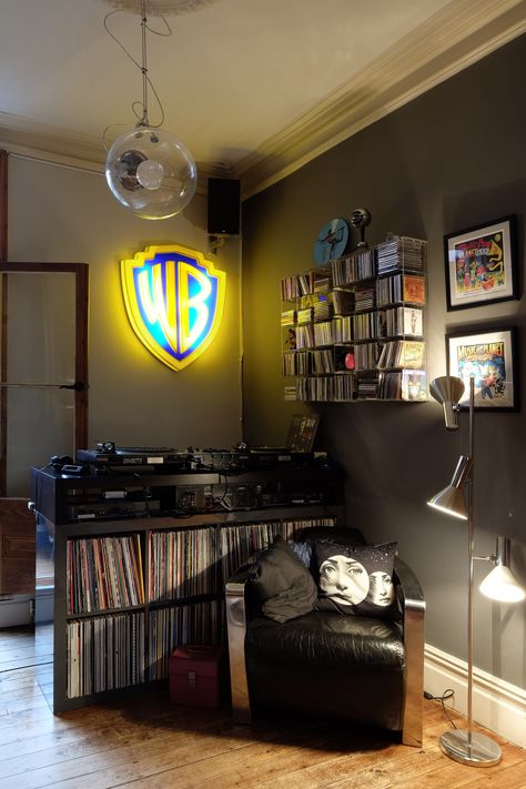 Gosia is a professional DJ with lots of records, so it's the perfect space to keep all her equipment... Home Décor, Home, Interior, Professional Dj, Dj House, Dj School, Best Dj, Dj, Lounge