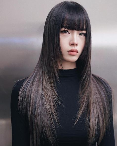 Long Straight Asian Hairstyle with Blunt Bangs Korean Haircut Long, Haar, Korean Short Hair, Asian Hair, Asian Long Hair, Asian Short Hair, Asian Hair Bangs, Asian Bangs, Short Hairdos