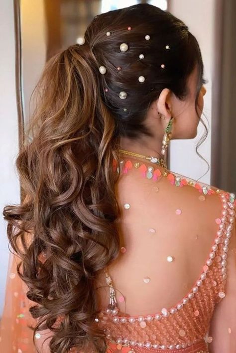 Art, Bridal Hairstyle, Outfits, Bridal Hair Buns, Wedding Hairstyles For Long Hair, Open Hairstyles Indian Wedding, Bride Hairstyles, Bridal Hair Inspiration, Engagement Hairstyles