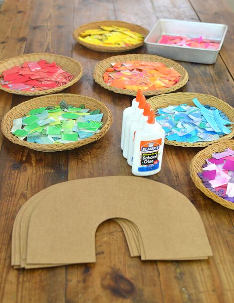 Children use colored collage material to make a rainbow from cardboard. Crafts, Play, Diy, Preschool Outdoor Games, Kids Educational Crafts, Preschool Crafts, Daycare Crafts, Kids Nature Crafts, Creative Kids Crafts