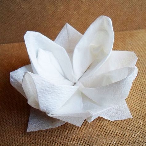 57 Tea Party Decoration Ideas for a Delightful Event Diy, Origami, Paper Crafts, Basteln, Napkin Origami, Papier, Paper, Origami Paper, Paper Napkin Folding