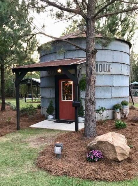 If you’re looking for a memorable overnight getaway that you and your partner will forever reminisce about, make The Silo Experience it. Tiny House Living, Grain Bin House, Corn Crib, Silo House, Grain Silo, Tiny Houses For Rent, Casa Container, She Sheds, Tiny House Cabin