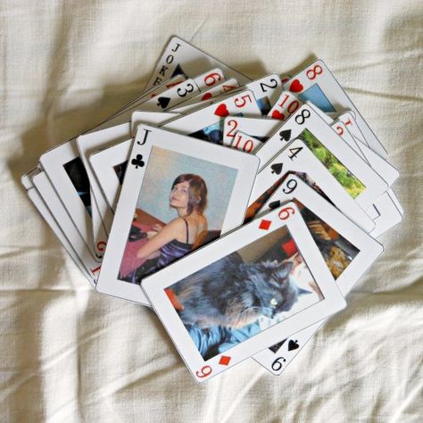 DIY photo playing cards - now THAT's a perfect gift for anyone. The best part is that making them costs no money! Boyfriend Gifts, Gift Ideas, Diy Gifts, Gift Inspo, Giftsforwomen, Diy Gift, Diy Presents, Boyfriend Diy, Diy Birthday Gifts