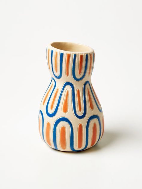 Ceramic Pottery, Ceramic Vessel, Hand Painted Pottery, Pottery Vase, Ceramics Ideas Pottery, Ceramic Vase, Pottery Painting, Hand Painted Ceramics, Pottery Art