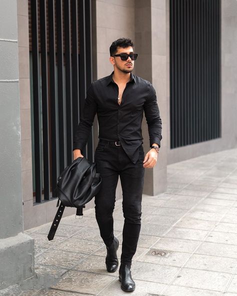 Nicolas Scavo on Instagram: “All black‼️———————————————————— If you want to look sophisticated, elegant, taller, slimmer, mysterious or that the girls see you sexier,…” Menswear, Stylish Men, Men's Fashion, Mens Casual Outfits, Mens Street Style, Mens Clothing Styles, Mens Fashion Trends, Mens Outfits, Dapper Mens Fashion
