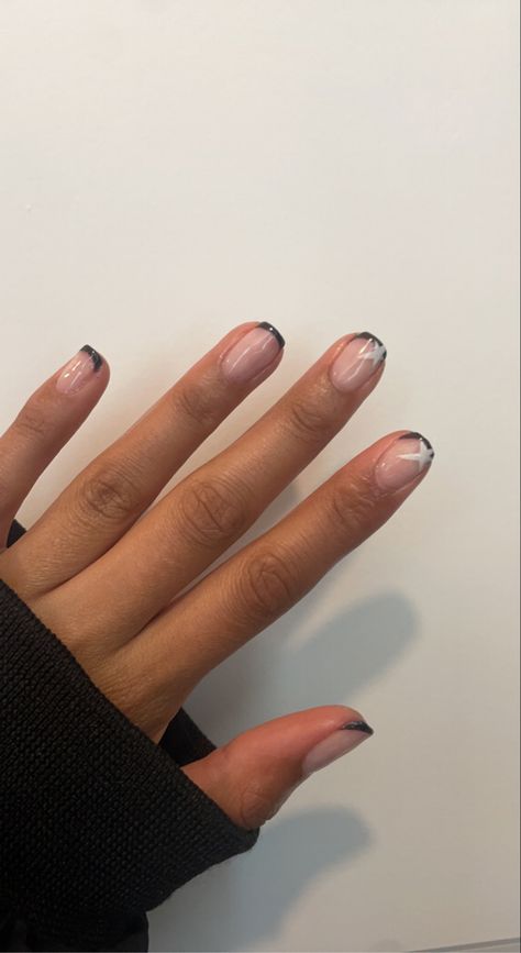 Outfits, Art, Black White, Square Nails, French Tip Nails, Short Square Nails, French Nail Designs, Short Nails Ideas Simple Natural, White Nail Designs
