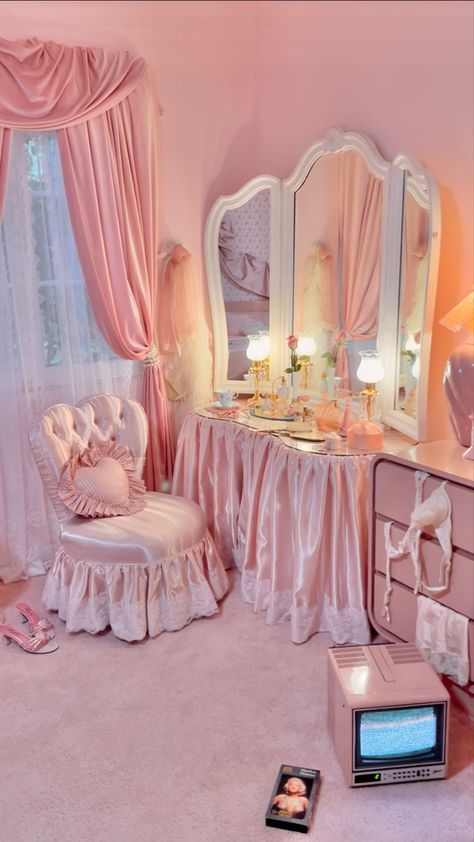 Retro, Vintage Glam, Barbie, Pink Princess Room, Princess Room Decor, Vintage Princess Aesthetic Bedroom, Barbie Bedroom, Glam Bedroom Decor Pink, Pink Vintage Bedroom
