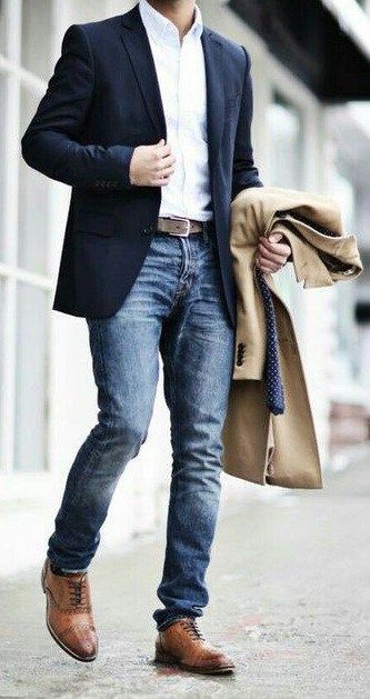 Business Denim Outfit for men with Blazer or suit jacket with white denim and a khakhee overcoat in hand. Outfits, Casual, Jeans, Business Fashion, Dressing, Menswear, Suits Men Business, Mens Fashion Suits, Mens Fashion Blazer