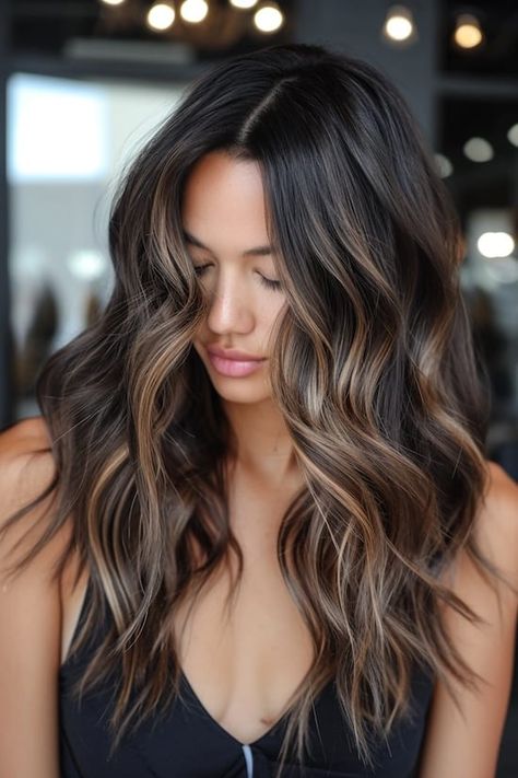 32 Stunning Brown Hair Colors with Blonde Highlights for 2024 - The Hairstyle Edit Balayage, Blonde Highlights, Caramel Highlights On Dark Hair, Brunette With Caramel Highlights, Caramel Balayage Brunette, Dark Brown Hair With Caramel Highlights, Brown With Blonde Highlights, Highlights For Dark Brown Hair, Subtle Brunette Highlights