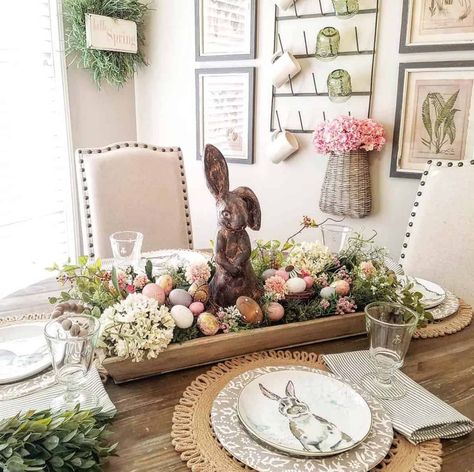 26 Beautiful Decorating Ideas To Celebrate Spring Using Dough Bowls Dekoration, Spring Home Decor, Easter Table Settings, Inredning, Easter Table, Table Decorations, Spring Decor, Easter Table Decorations, Spring Easter Decor