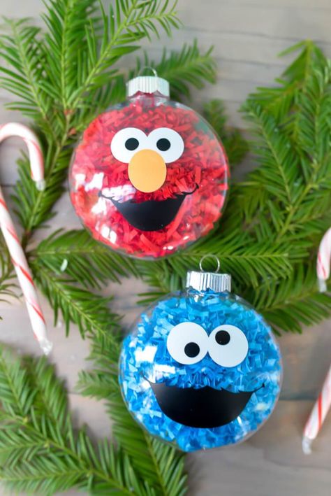 If your kids love Sesame Street, make these DIY Sesame Street Ornaments! They are a super easy Christmas craft and you'll love having Elmo and Cookie Monster on your Christmas Tree! Diy, Christmas Crafts, Christmas Crafts For Kids To Make, Christmas Crafts For Kids, Christmas Crafts Diy, Christmas Ornament Crafts, Xmas Crafts, Kids Ornaments, Diy Christmas Ornaments