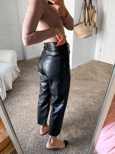 Inspiration, Wardrobes, Outfits, Faux Leather Pants Outfit, Leather Jeans Outfit, Leather Pants Women, Leather Pants Style, Leather Pants Outfit, Leather Trousers Outfit
