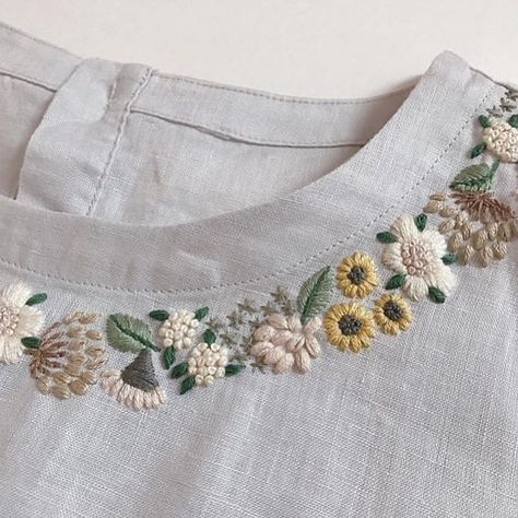 Hand Embroidery Collection’s Instagram photo: “@mizuk_choco ⠀  . . . #embroidery #handembroidery #вышивка #자수 #embroiderypattern #craft #diygift #diy #handmade #handstitched #Needlecraft…” Embroidery Blouse Designs, Embroidery Neck Designs, Clothes Embroidery Diy, Embroidery And Stitching, Kurti Embroidery Design, Embroidery Designs Fashion, Hand Embroidery Dress, Hand Embroidery Design Patterns, Embroidery On Clothes