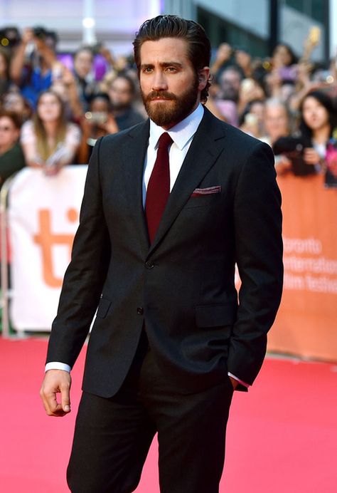 Suits, Jake Gyllenhaal, Men's Business Outfits, Black Suit Men, Mens Fashion Suits, Blue Suit Men, Designer Suits For Men, Mens Outfits, Mens Casual Dress Outfits