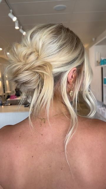 Long Hair Styles, Blonde Updo, Natural Hair Updo Wedding, Hair Updos, Formal Hairstyles For Long Hair, Updo, Prom Hairstyles For Long Hair, Formal Hairstyles Updo, Capelli