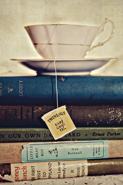 22. Reading with a Cup of Tea // Buzz Feed's 36 Reasons That Fall Is The Best Reading, Retro, Book Lovers, Instagram, Ideas, Vintage, Tea And Books, Relax, Book Photography
