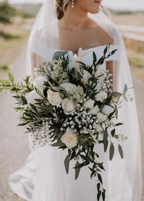 Elegant and Minimalistic: A Stunning White and Green Wedding Bouquet #weddinginspiration #weddingflowers #greenerybouquet #chicwedding Boho, Wedding, Hochzeit, Bodas, Boda, Mariage, Bridal Flowers, Vestidos, Weddings