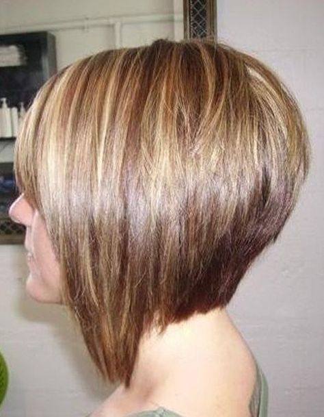The Difference Between an A-Line, Graduated Bob, Inverted Bob, and Asymmetrical Bob | hwh<3 | Holleewood HAIR. Balayage, Bob, Graduated Bob Haircuts, Inverted Bob, Stacked Bob Haircut, Graduated Bob Hairstyles, Stacked Bob Hairstyles, Cortes De Cabello Corto, Capelli