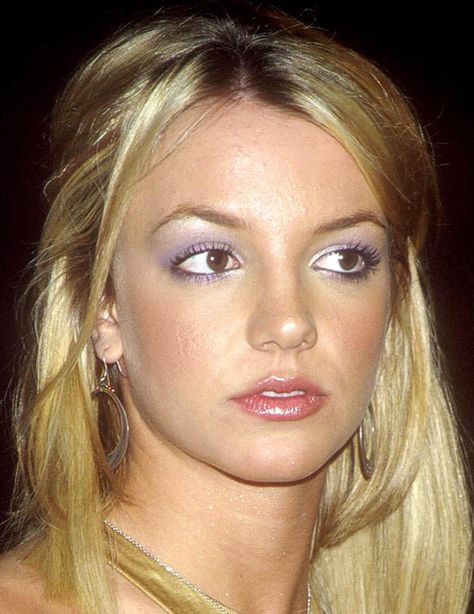 The 20 Most Iconic Makeup Looks of the 90s | IPSY Celebrity Make-up, Prom, Rambut Dan Kecantikan, Girls Makeup, Maquiagem, Bal, Maquillaje, Maquillaje De Ojos, Celebrity Makeup
