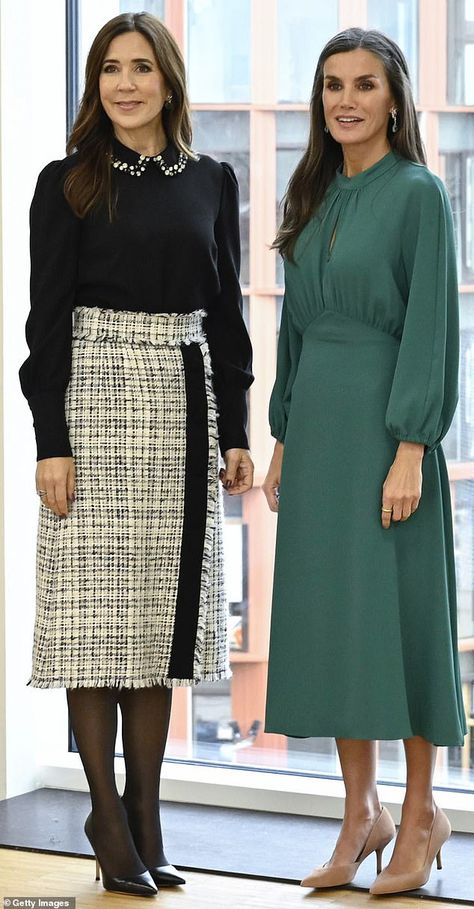 Princess Mary Of Denmark, Queen Letizia Style, High Spirits, Prince Frederik Of Denmark, Princess Letizia, Royal Clothing, Emerald Green Dresses, Estilo Real, Office Outfits Women