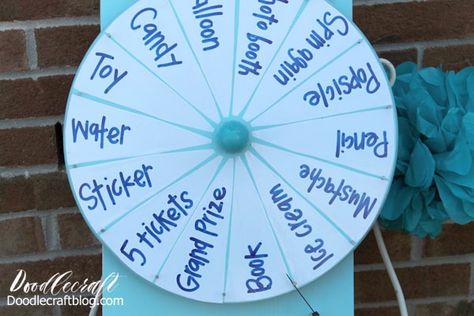 How to Make a DIY Spinner Prize Wheel for carnivals, parties, events or even a chore chart. Lazy Susan and dry erase vinyl pull this spinning wheel together! Diy, Halloween, Bijoux, Art, Bulletin Boards, Prize Wheel, Diy Carnival Games, Fundraiser Prizes, Spinning Wheel Game
