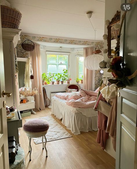 eclectic vintage cottage country bedroom Design, Pastel, Pink, Interior, Decoration, Girl, Kamar Tidur, Ev Düzenleme Fikirleri, Style