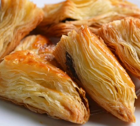 Cook shares technique for making quick puff pastry without a fridge Cake, Croissants, Muffin, Pie, Pasta, Puff Pastry Sheets, Pastry Flour, Puff Pastry Dough, Puff Pastry Ingredients