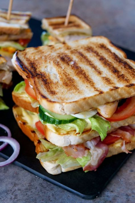 Original Club Sandwich Rezept mit Sauce – ganz einfach Sandwiches, Meals, Toast, Brunch, Bento, Rezepte, Club Sandwich, Lunch, Sandwich Pictures