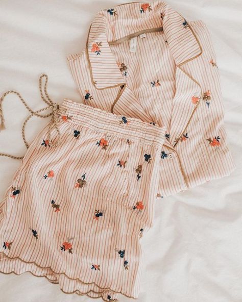 Casual, Anthropologie, Outfits, Anthropologie Clothing, Anthropologie Dress, Anthropologie Style, Sleepwear Women, Comfy Outfits, Cute Lounge Outfits