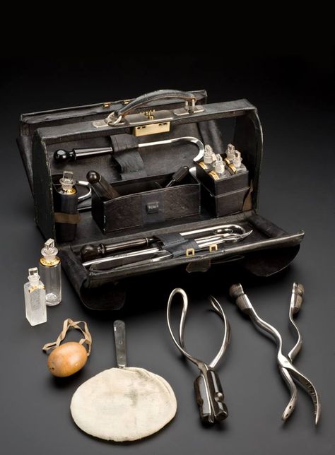 Antique midwives bag and original birthing tools. Photo: Science Museum London Male Midwife, Science Museum, Midwifery, Midwife