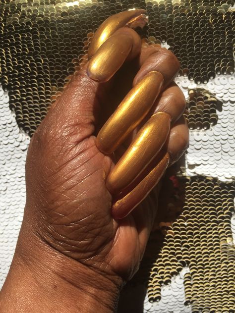 Gold Short French Tip Nails, Very Ugly Nails, Long Nails Almond Design, Igly Nails, Coffin Acrylic Nails Brown, Almond Tips Nails, Christmas Square Acrylic Nails, Aesthetic Gold Nails, French Nail Designs Glitter