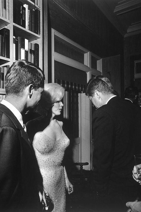 The Details of JFK’s "Affair" With Marilyn Monroe Are Way More Chill Than We’ve Been Told Marilyn Monroe, Films, John F Kennedy, John Kennedy, Marilyn Monroe And Jfk, Jacqueline Kennedy, Jackie Kennedy, Rare Marilyn Monroe, Marilyn Monroe Photos
