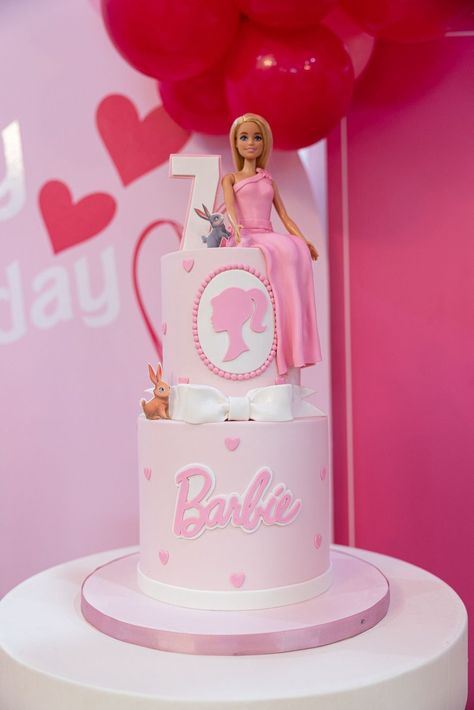 Disney Cakes, Barbie, Barbie Birthday Cake, Barbie Birthday, Barbie Party, Barbie Cake, Barbie Birthday Party, Barbie Theme, Barbie Theme Party