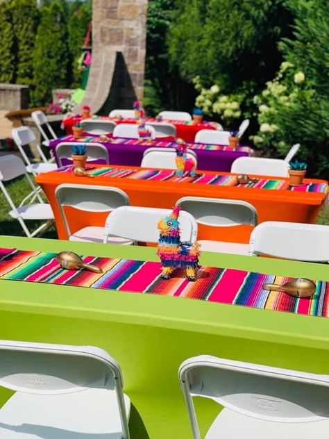 Mexican Theme Party Decorations, Party Table Decorations, Mexican Party Decorations, Mexican Party Theme, Fiesta Party Decorations, Mexican Fiesta Birthday Party, Fiesta Theme Party, Mexican Birthday Parties, Mexican Fiesta Party
