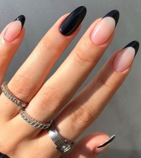 black oval nails with french tips Ongles, Pretty Nails, Dark Nails, Formal Nails, Basic Nails, Uñas, Nails Inspiration, Black Nail Designs, Black French Nails