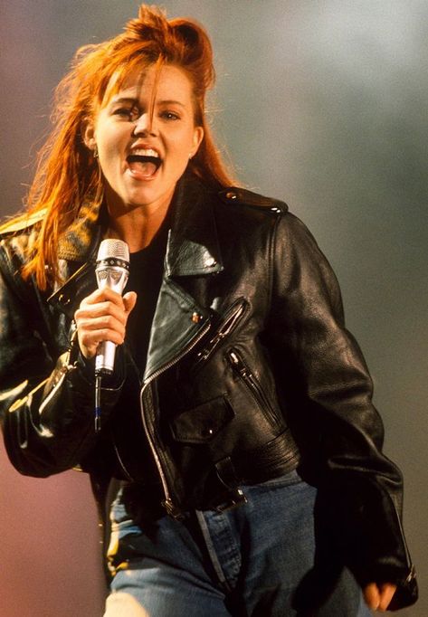Belinda rocking out in 1988 Celebrities, Vintage, Carlisle, Neue Deutsche Welle, Muziek, Girl, Female, Celebs, Lovely