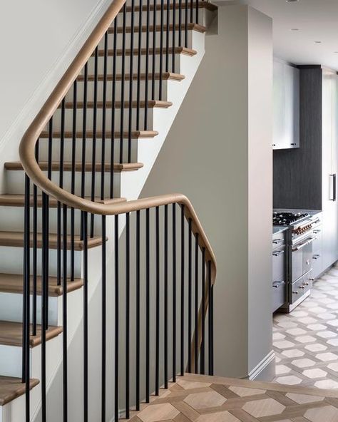 Jo Cowen Architects on Instagram: "Bespoke solid oak stair with continuous curved handrail, elegantly connecting each level of this beautiful family home in Fulham . . If you’d like to see more on Crondace House, please follow the link to our website: https://jocowenarchitects.com/project/crondace-house/ . . #jocowenarchitects #jocowenhomes . Imagery by @dnbutlr 📷 . #stairway #stairs #oak #spindles #bespoke #hallway #elegant #fulham #london #mansionweavefloor #kitchen #arhcitecture #instarchite Interior, Inspiration, Architecture, Design, Dekorasyon, Haus, Deko, Dekoration, Inredning