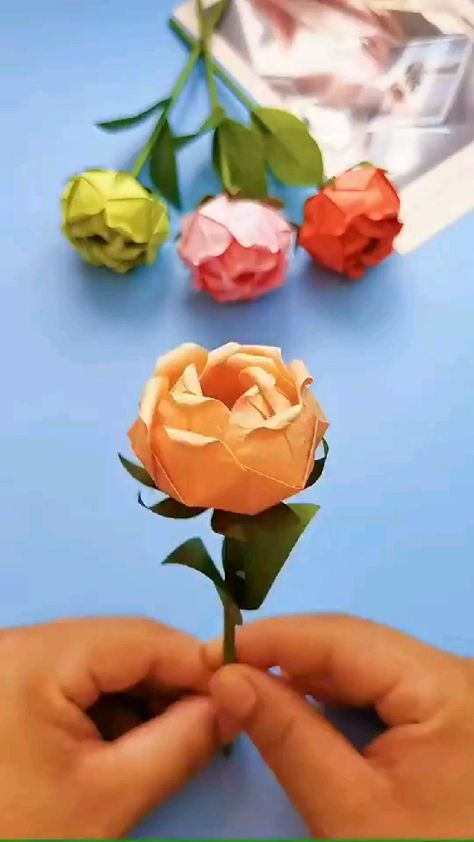 Diy, Paper Flowers, Handmade Paper Crafts, How To Make Flowers Out Of Paper, How To Make Paper Flowers, Easy Paper Crafts, Handmade Flowers Paper, Flower Paper, Flower Diy Crafts