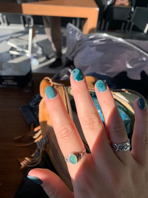 Outfits, Glow, Summer, Hippies, Hippie Nails, Swag Nails, Hippie Nail Art, Peace Nails, Sun Nails