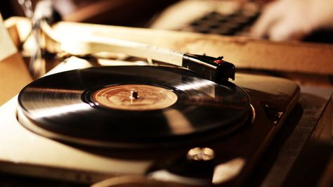Record Player | Community Post: 10 Most Essential Aspects Of A Hipster Coffee Shop