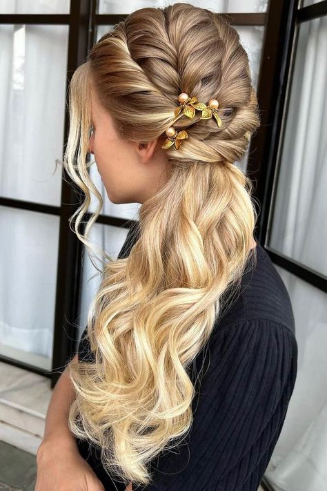 Twisted Half Updo with Accessories ❤ #lovehairstyles #hair #hairstyles #haircuts Hair Styles, Design, Easy Party Hairstyles, Hair Designs, Coiffures, Elegant, Modern Woman, Beautiful