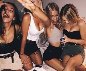drunk n happy Friends, Friend Pictures, Instagram, Friend Photos, Selfie, Drunk Girls, Friend Goals, Best Friend Goals, Best Friend Pictures