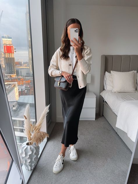 Outfits, Modest Work Outfits, Modest Casual Outfits, Wide Leg Pants Outfit, Stylish Work Outfits, Office Outfits Women, Office Casual Outfit, Black Dress Outfit Casual, Smart Casual Women