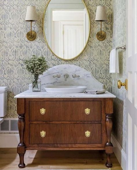 Bathroom Interior, Dressing Table, Interior, Instagram, Vintage Bathroom Vanity, Small Bathroom Vanities, Bathroom Vanity, Antique Vanity, Modern Vintage Bathroom