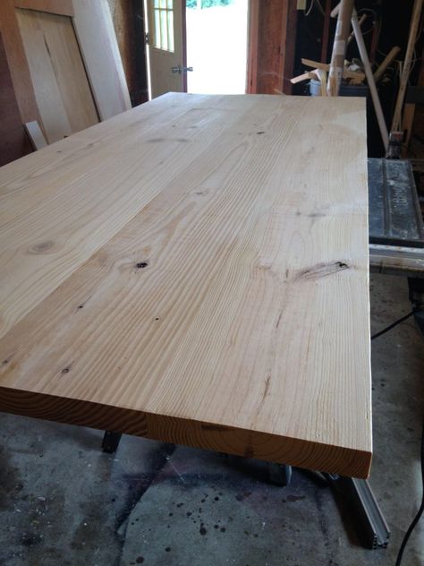 How to build a strong, flat, simple table top for dining tables, cabinets, nightstands, etc.  Furniture grade table tops built the easy way--even from construction lumber. Diy, Home Décor, Design, Diy Furniture Plans, Build A Table, Wood Table Diy, Diy Wood Table, Diy Farmhouse Table Plans, Dinning Table Diy